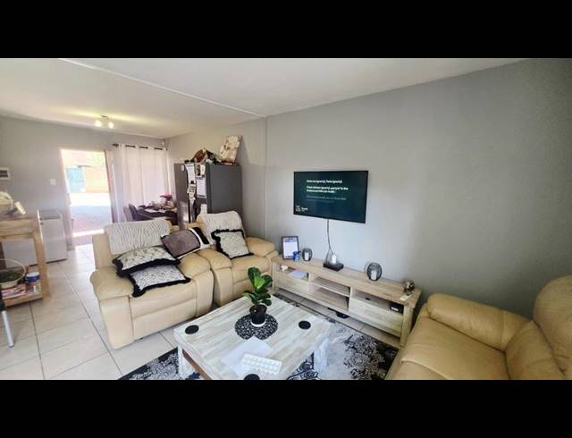 2 BEDROOM TOWNHOUSE FOR SALE IN MONTANA